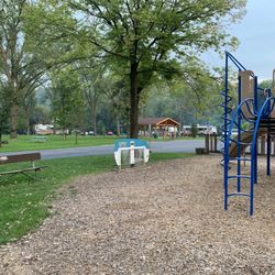Pulpit Rock Campgound - Picnic Shelter near the restrooms and play space