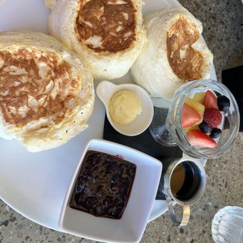 Deck. - Toyoko Pancakes, fruit capote - Hawaiian Near Me - Honolulu, Hawaii Deck. - Toyoko Pancakes, fruit capote - Hawaiian Near Me - Honolulu, Hawaii