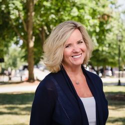 Ellen Connelly-RE/MAX Real Estate Center