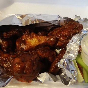 Erni's Place Restaurant Pizza - Medium Wings - Canadian (New) Near Me - Arthur, Ontario