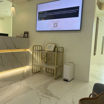 The Skinstitute - Reception Area - Dermatologists Near Me - Leesburg, Virginia The Skinstitute - Reception Area - Dermatologists Near Me - Leesburg, Virginia