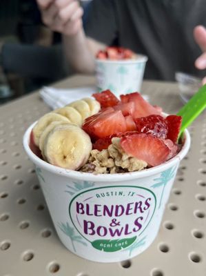 Blenders and Bowls - Lamar by null