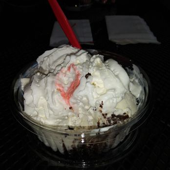 Bruster's Real Ice Cream - Hot fudge brownie (i didn't see the fudge either it looked nothing like the picture on the) wall - Ice Cream & Frozen Yogurt Near Me - Tallahassee, Florida
