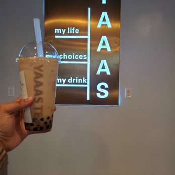 Yaaas Tea - Iced White Mocha Brulee Bobo - $5.95 - Bubble Tea Near Me - Farmingdale, New York Yaaas Tea - Iced White Mocha Brulee Bobo - $5.95 - Bubble Tea Near Me - Farmingdale, New York
