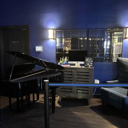 Forte Jazz Lounge - Entrance ~ Love the "piano table"