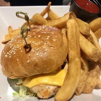 Studio Movie Grill - Grilled chicken sandwich - American Near Me - Tyler, Texas Studio Movie Grill - Grilled chicken sandwich - American Near Me - Tyler, Texas