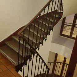 Auberge de jeunesse Paris - Auberge de jeunesse Hi Paris Jules Ferry -  Hallway. Spiral staircase. Not ADA accessible. No handicap facilities. 4 flights of stairs whew