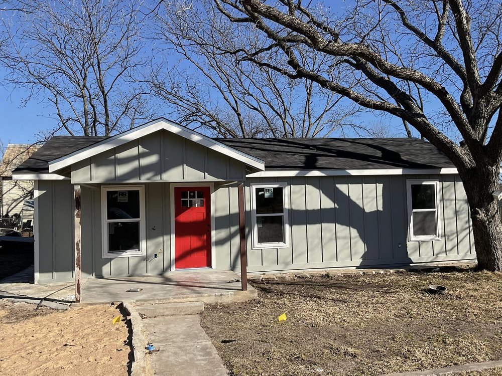 Slide of Rosas Construction