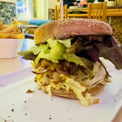 Waikiki Burger - Peanut Goat