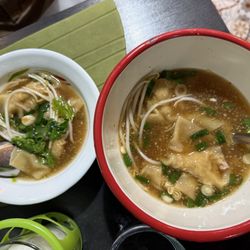Pui Thai Tapas - Wonton soup