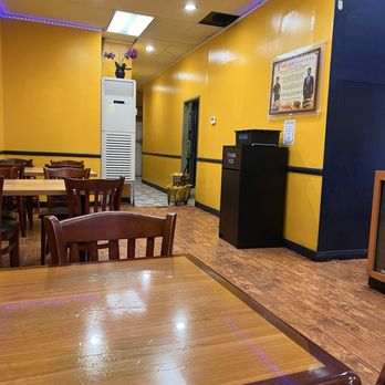 Nice Guys Burgers - Inside - Burgers Near Me - Rancho Cucamonga , California
