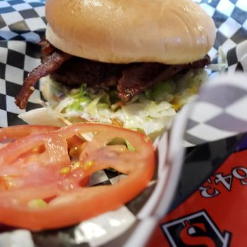 Digger's Diner - Concord - Burger - meh. Guess it looked better than it tasted. - Breakfast & Brunch Near Me - Concord, California