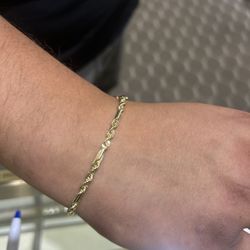 Valliani Jewelers - Gold bracelet