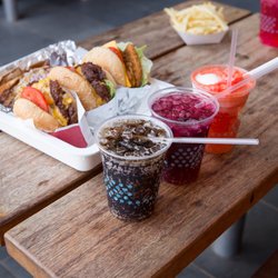 Laurie Dee's Hamburger & Frozen Custard