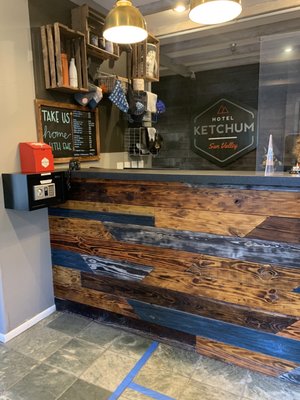 Hotel Ketchum by null