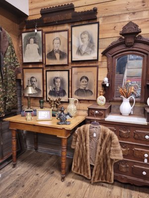 Warehouse Antique Mall Marion IL by null