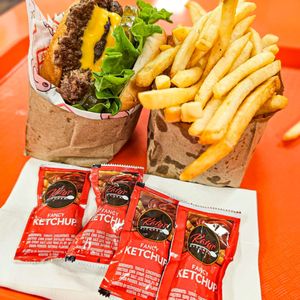 PAPA ERIC’S BURGERS - Updated August 2025 - 68 Photos & 82 Reviews ...