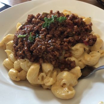 Lakefront Brewery - Mac n cheese with vegan sloppy joe - Breweries Near Me - Milwaukee, Wisconsin