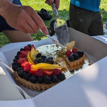 La Farine Bakery - Fruit tart - Bakeries Near Me - Oakland, California La Farine Bakery - Fruit tart - Bakeries Near Me - Oakland, California