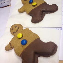 Silver Spoon - Broken gingerbreadmen find loving home