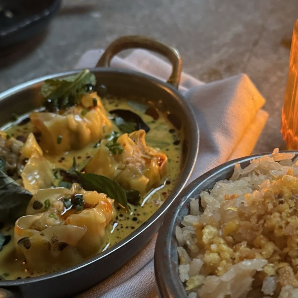 Si! Mon - Shrimp dumplings - Latin American Near Me - Los Angeles, California