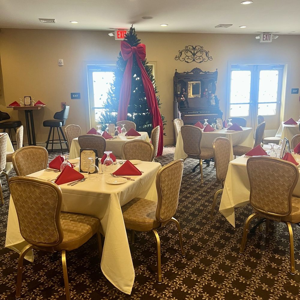 Visaggios - More holiday ambiance - Italian Near Me - Enola, Pennsylvania Visaggios - More holiday ambiance - Italian Near Me - Enola, Pennsylvania