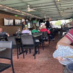 El Jalisco - Lunch patio, mostly empty
