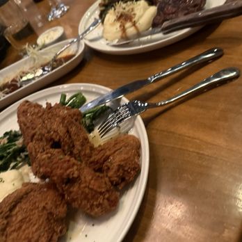 The Lime Lite - Honey Dipped Fried Chicken Harris Ranch Filet Mignon Surf and Turf - New American Near Me - Fresno, California The Lime Lite - Honey Dipped Fried Chicken Harris Ranch Filet Mignon Surf and Turf - New American Near Me - Fresno, California