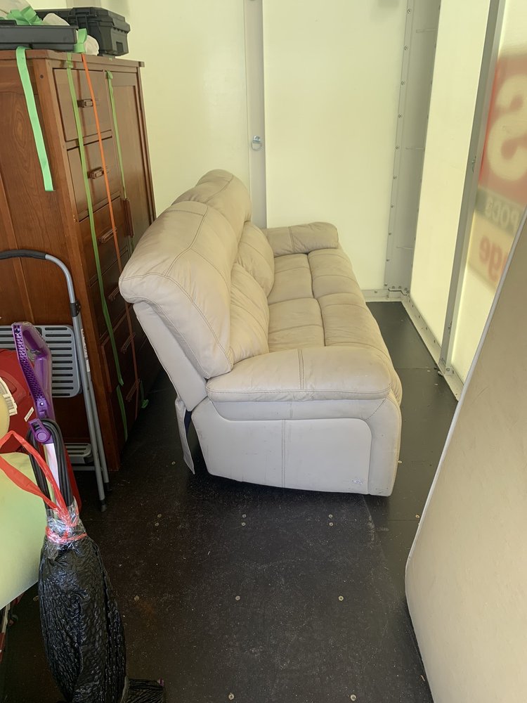 B & B Upholstery - upholstery in Hudson, NH