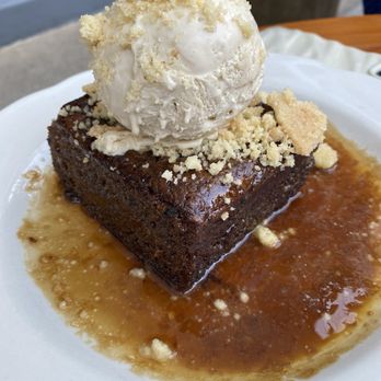 Armitage Alehouse - Sticky Date Cake - Pubs Near Me - Chicago, Illinois Armitage Alehouse - Sticky Date Cake - Pubs Near Me - Chicago, Illinois
