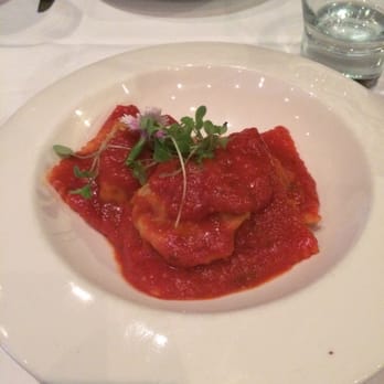 Chiuso - Half order of spinach and ricotta ravioli. YUM - Italian Near Me - Buenos Aires, C