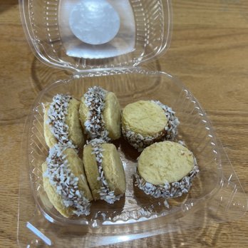 Tango Pastry - Chocolate Alfajor - Bakeries Near Me - Vienna, Virginia Tango Pastry - Chocolate Alfajor - Bakeries Near Me - Vienna, Virginia