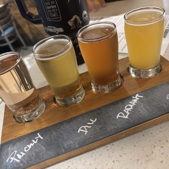 Stone Arch - Beer flight - American Near Me - St Paul, Minnesota