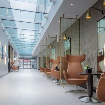 DoubleTree by Hilton - Reception - Hotels Near Me - Hounslow, XGL