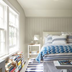 New York Paint & Hardware Yorkville - Benjamin Moore, Hazy Skies