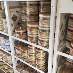 Virginia Diner - Best thing about the store is that there are samples of a lot of the nut varieties. And there is a large selection too!