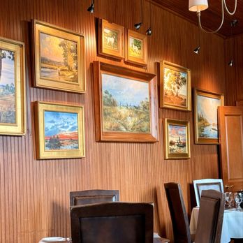 Halls Chophouse - Side dining room - Seafood Near Me - Summerville, South Carolina Halls Chophouse - Side dining room - Seafood Near Me - Summerville, South Carolina