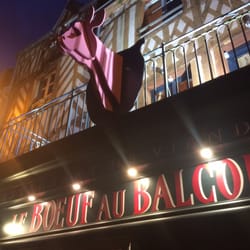 Le Boeuf au Balcon - Easy to find by following the sign