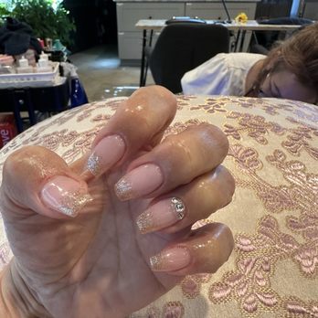 HB Nail Salon - Gleaming - Nail Salons Near Me - Garden Grove, California