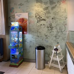 Art and claw machine