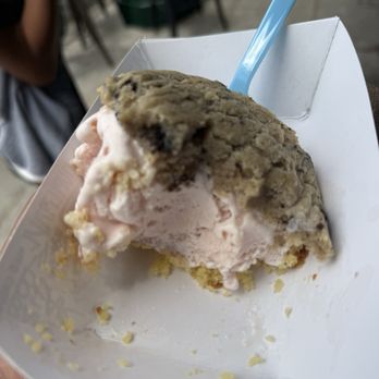 The Baked Bear - Strawberry shortcake Custom Ice Cream Sandwich - Ice Cream & Frozen Yogurt Near Me - Encinitas, California The Baked Bear - Strawberry shortcake Custom Ice Cream Sandwich - Ice Cream & Frozen Yogurt Near Me - Encinitas, California