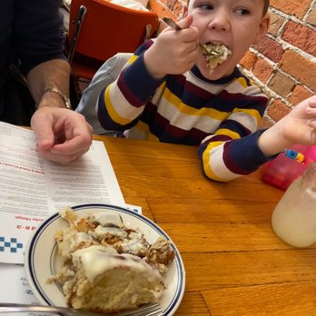 Ladybird Diner - Cinnamon roll - Cafes Near Me - Lawrence, Kansas