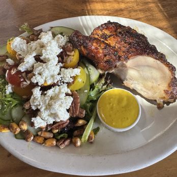 Mister Pio - 1/4 white chicken with market salad - Peruvian Near Me - Phoenix, Arizona