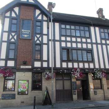 The Junction - Photo. August 2013. - Pubs Near Me - London, XGL