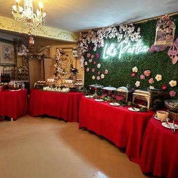 1. Claudia's Tea House
