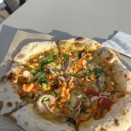 Chicken curry pizza