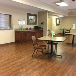 South Hampton Place Rehabilitation & Health Care Center - Dining Room, open for all meals.