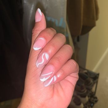 Raquelle Nail Bar - Waxing Near Me - New York, New York
