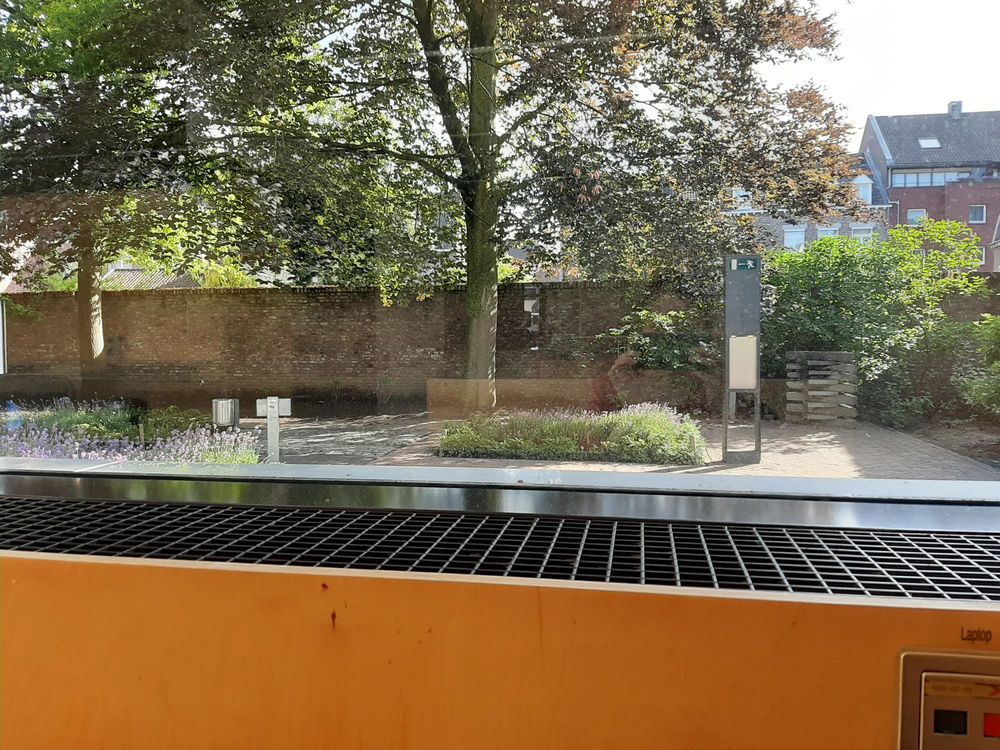 MAASTRICHT UNIVERSITY INNER CITY LIBRARY Updated April 2024 Grote Looiersstraat 17