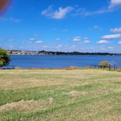 Quest Diagnostics - Nice view from entrance,  which is around back.